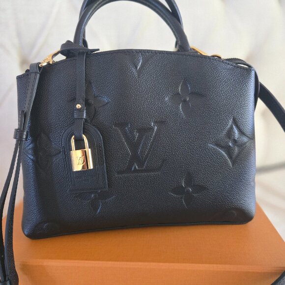 Louis Vuitton Petet Palais in Monogram Empreinte Leather in Black color - Picture 8 of 8